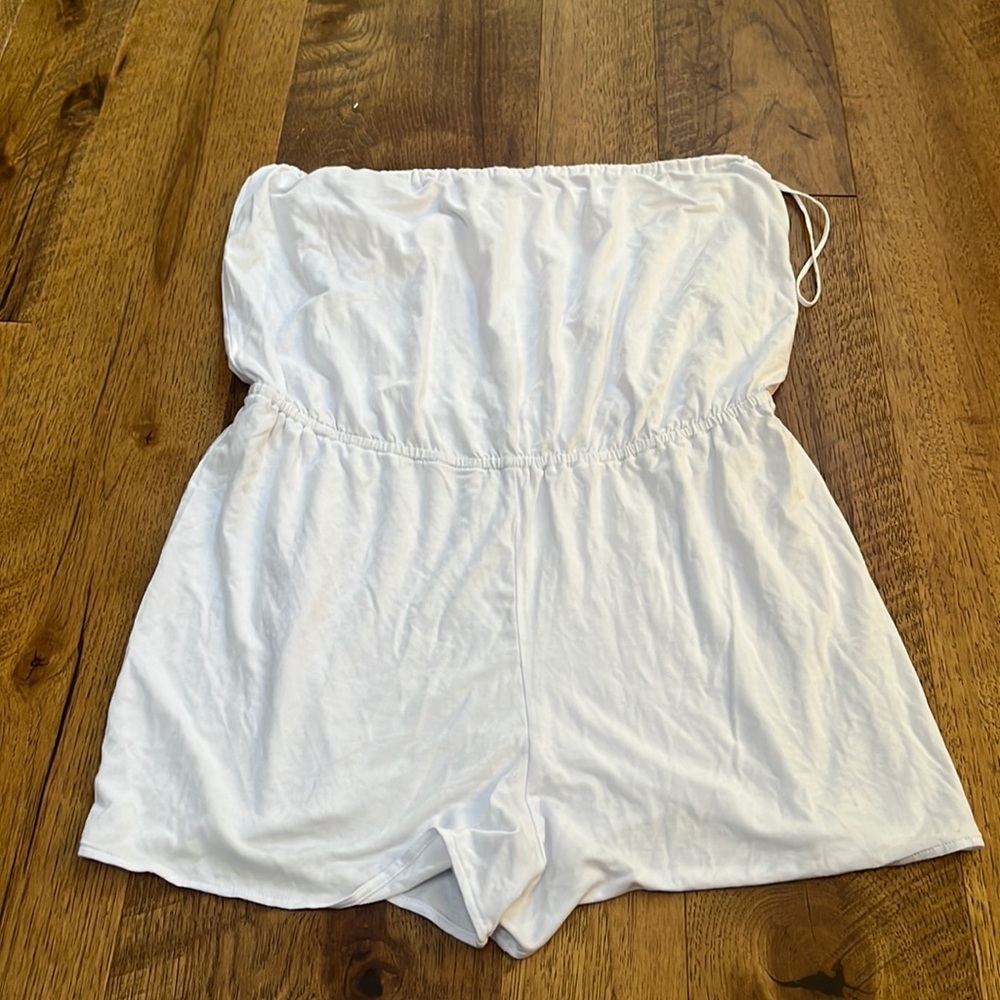 Woman’s White Romper Size M